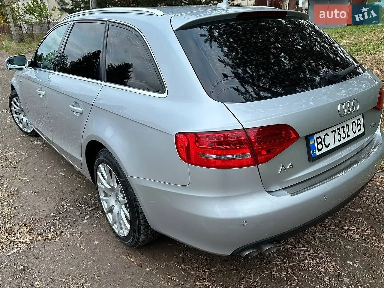 Audi A4 2010 photo 5