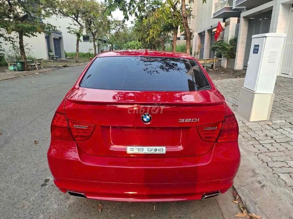 BMW 320I 2011 photo 5
