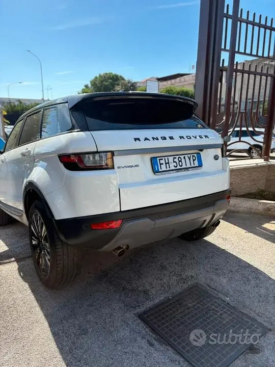 Land Rover Range Rover Evoque 2017 photo 3