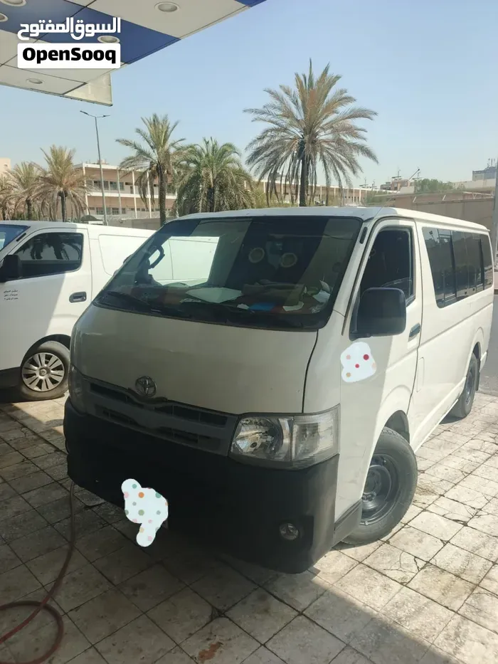 Toyota Hiace 2013 photo 3