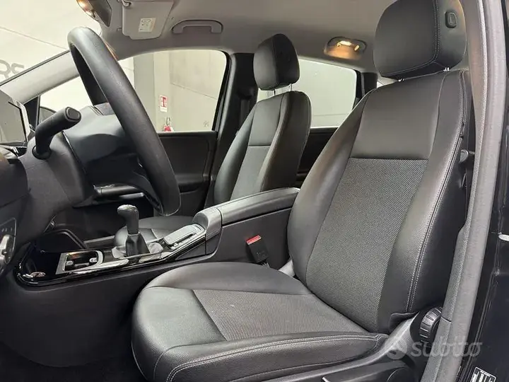 Mercedes-Benz C-Class 2019 photo 4