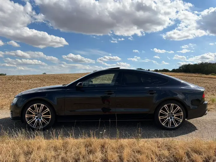 Audi A7 2011 photo 2