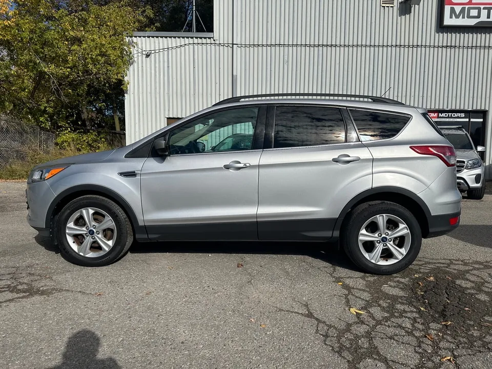 Ford Escape 2015 photo 2