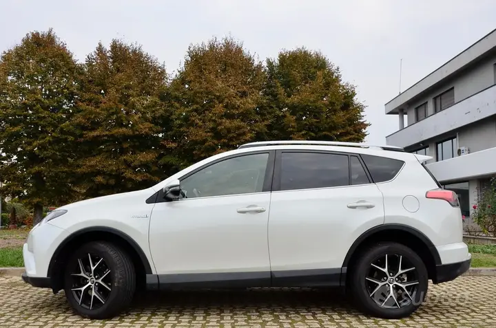 Toyota Rav4 2016 photo 3