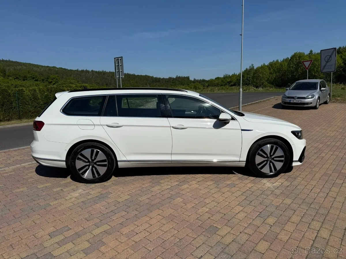 Volkswagen Passat 2021 photo 5