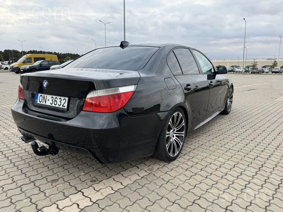 BMW E60 2003 photo 4