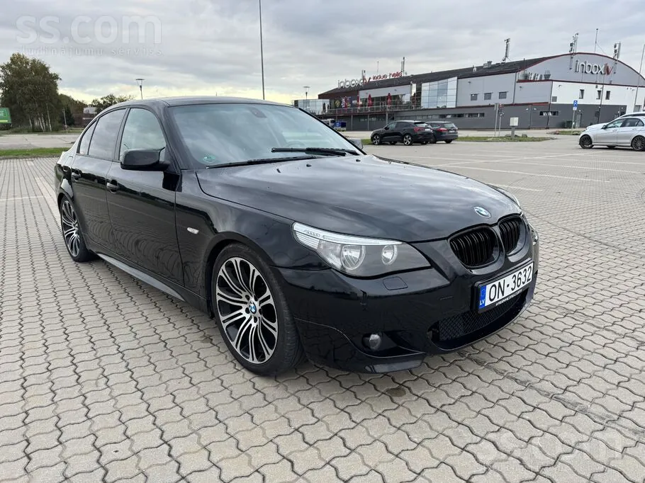 BMW E60 2003 photo 3