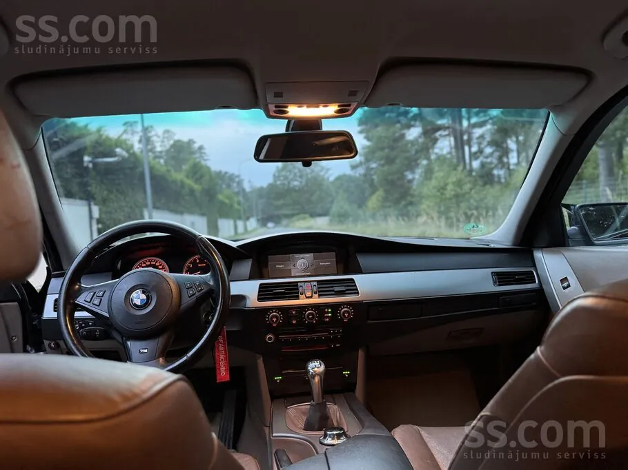 BMW E60 2003 photo 5