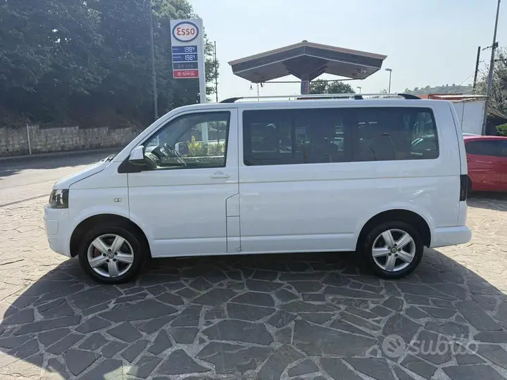 Volkswagen Caravelle 2010 photo 4