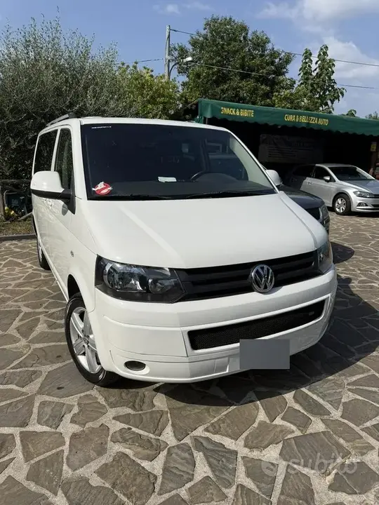 Volkswagen Caravelle 2010 photo 2