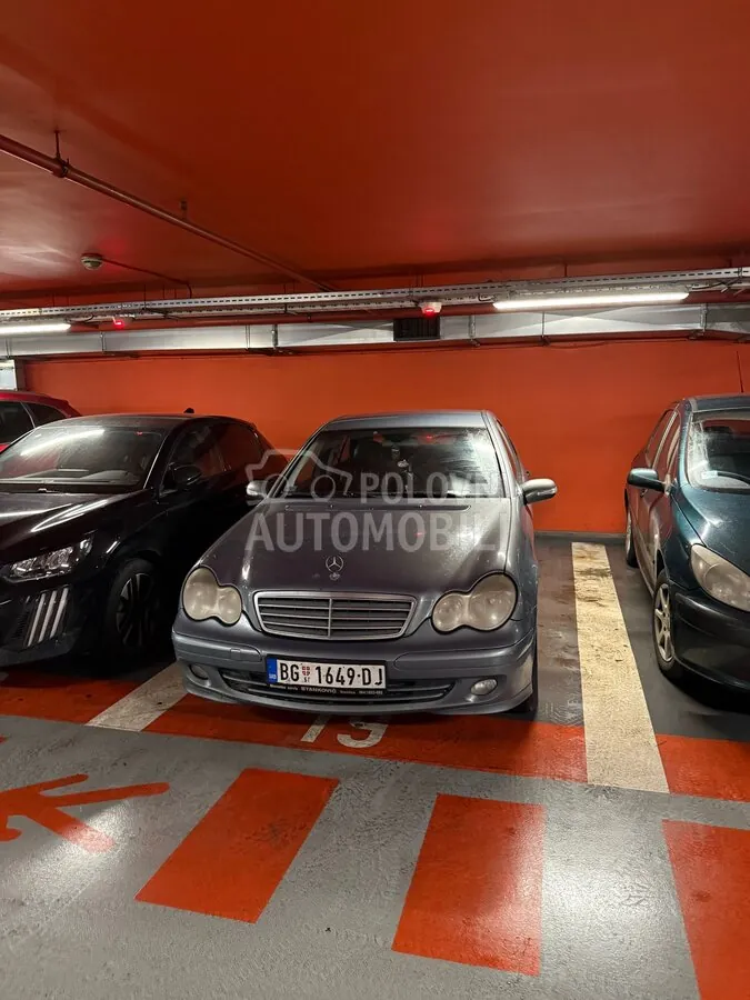Mercedes-Benz C-Class 2004 photo 3