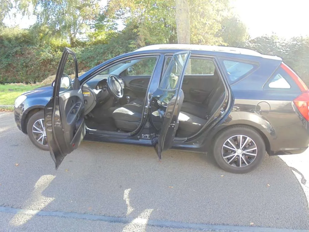 Kia Ceed 2010 photo 5