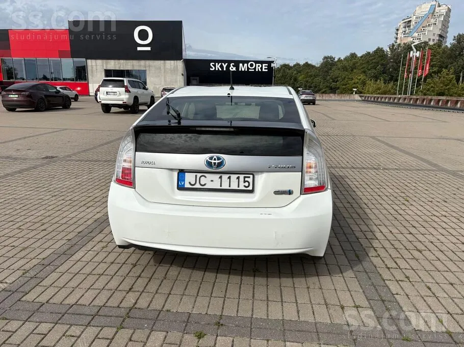 Toyota Prius 2012 photo 3