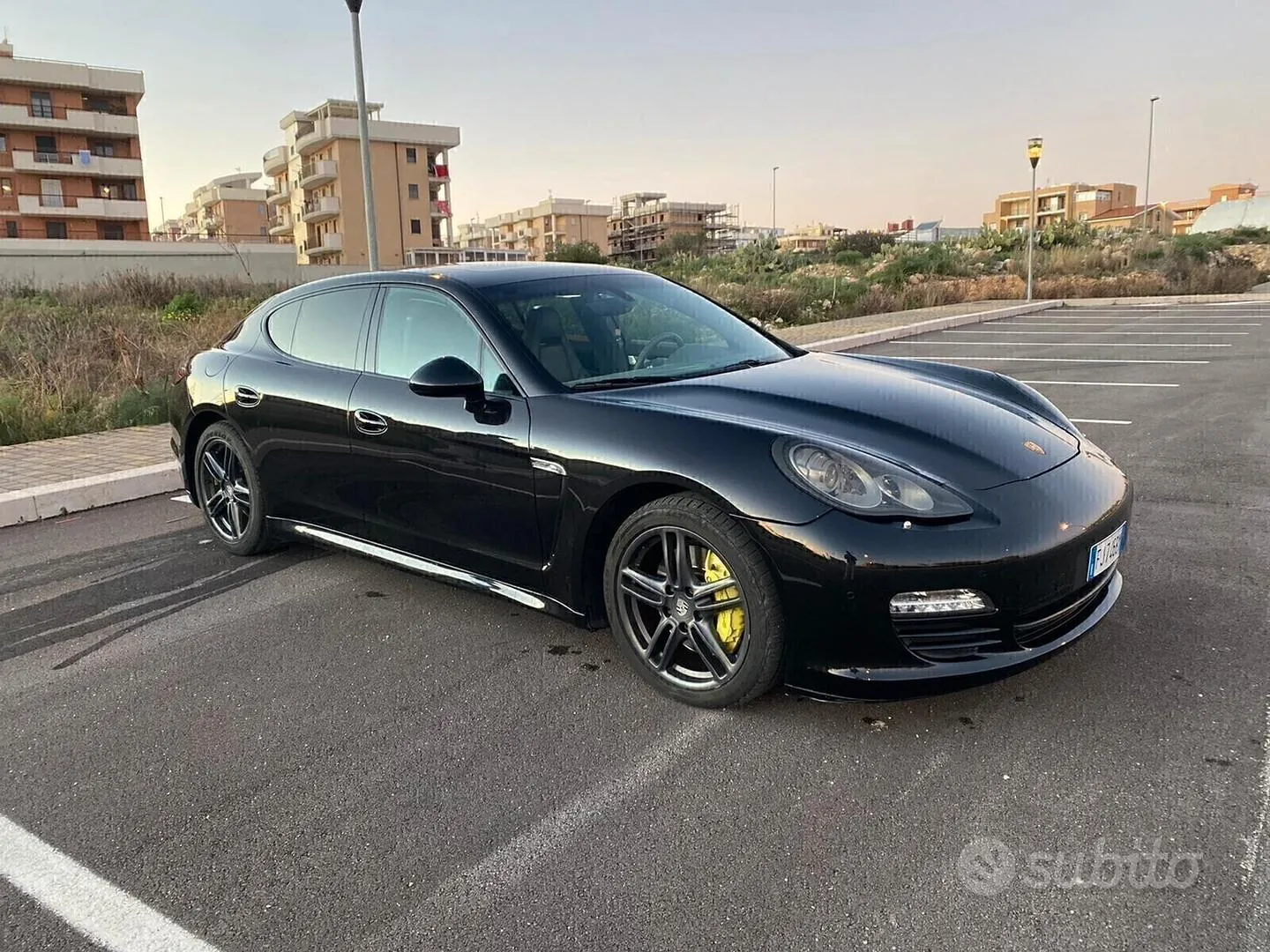Porsche Panamera 2012 photo 2