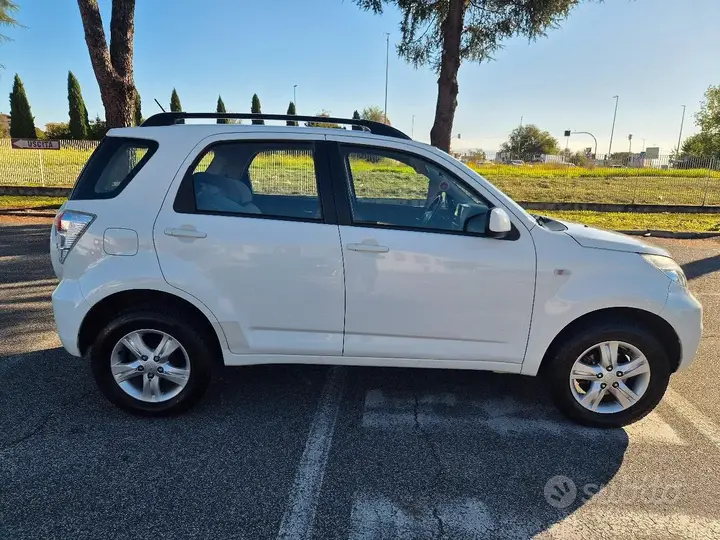 Daihatsu Terios 2011 photo 3