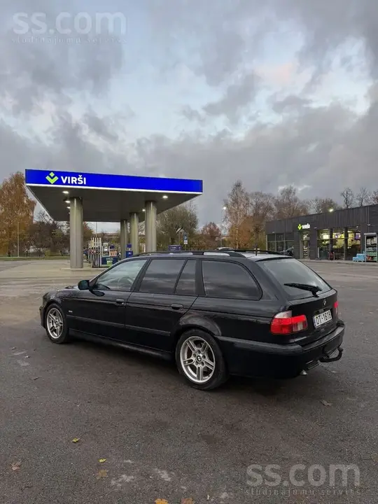 BMW E39 2002 photo 3