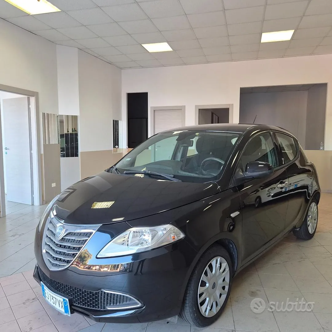 Lancia Ypsilon