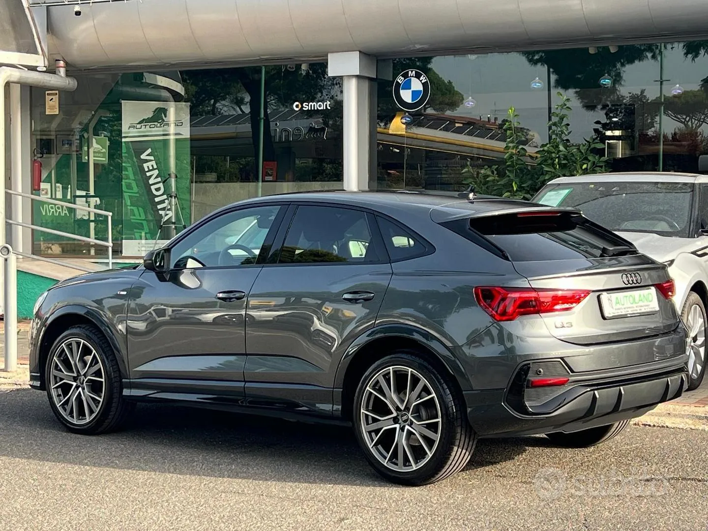 Audi Q3 2023 photo 2