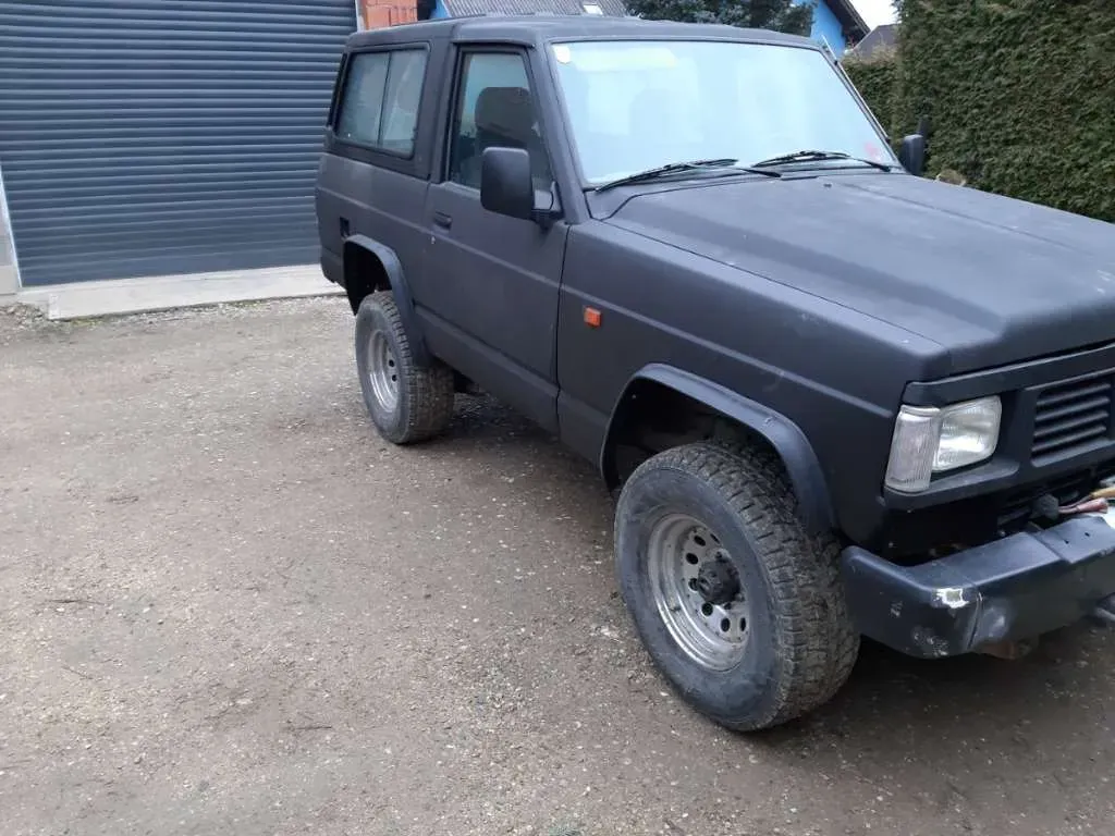 Nissan Patrol 1990 photo 2