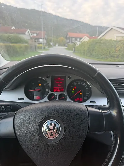 Volkswagen Passat 2009 photo 2