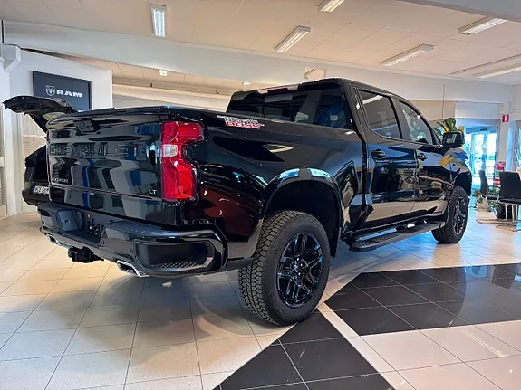 Chevrolet Silverado 1500 2025 photo 3