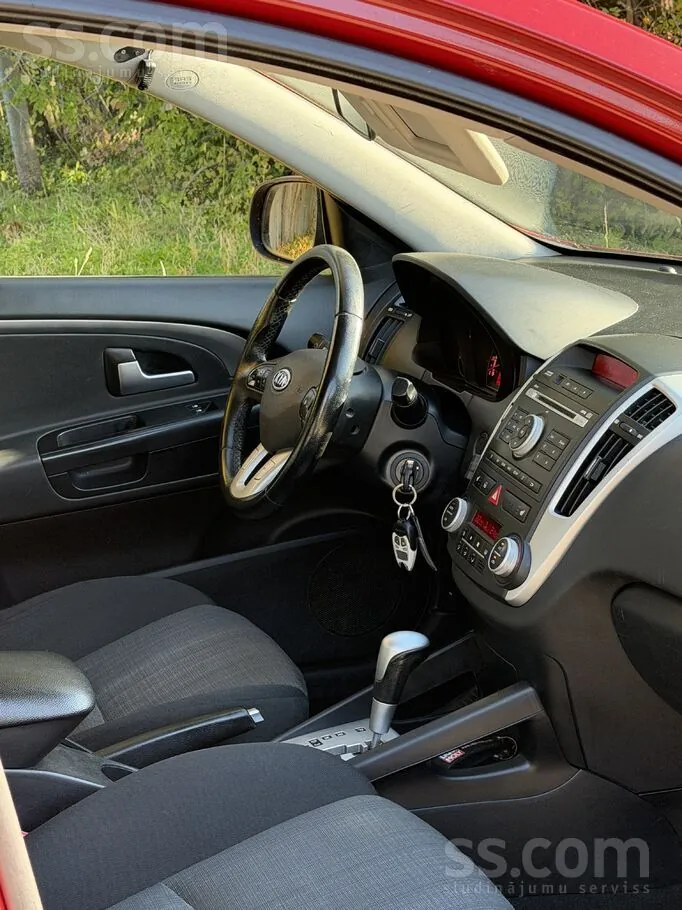 Kia Ceed 2010 photo 3