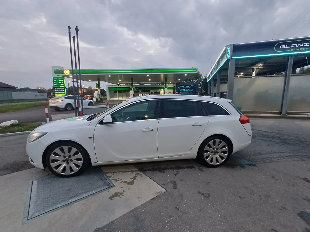 Opel Insignia 2012 photo 2