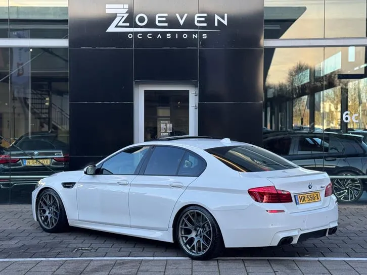 BMW 5 Series 2012 photo 2
