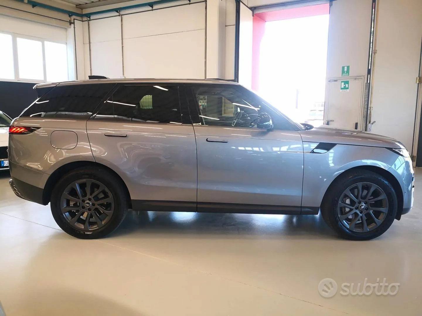 Land Rover Range Rover Sport 2024 photo 4