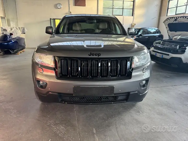 Jeep Grand Cherokee 2012 photo 2