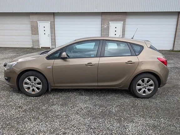Opel Astra 2014 photo 4