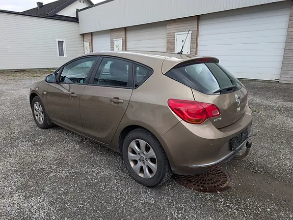 Opel Astra 2014 photo 5