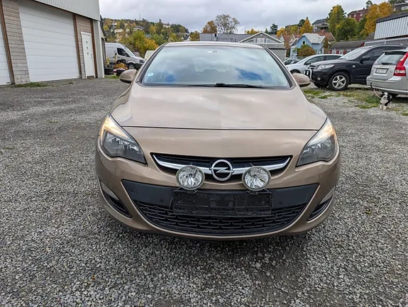 Opel Astra 2014 photo 2