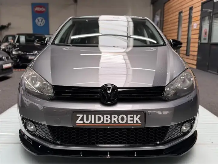 Volkswagen Golf 2011 photo 2