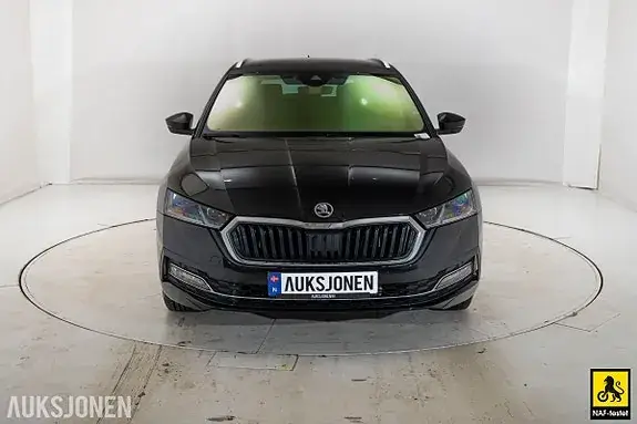 Skoda Octavia 2024 photo 2