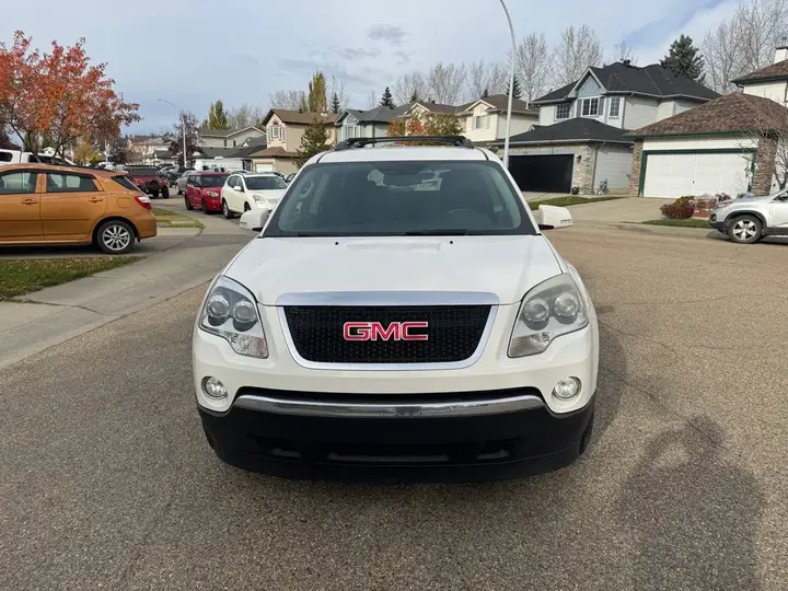 GMC Acadia 2011 photo 3