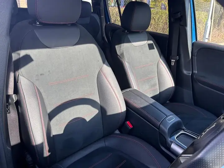 Mercedes-Benz Glb 2025 photo 3