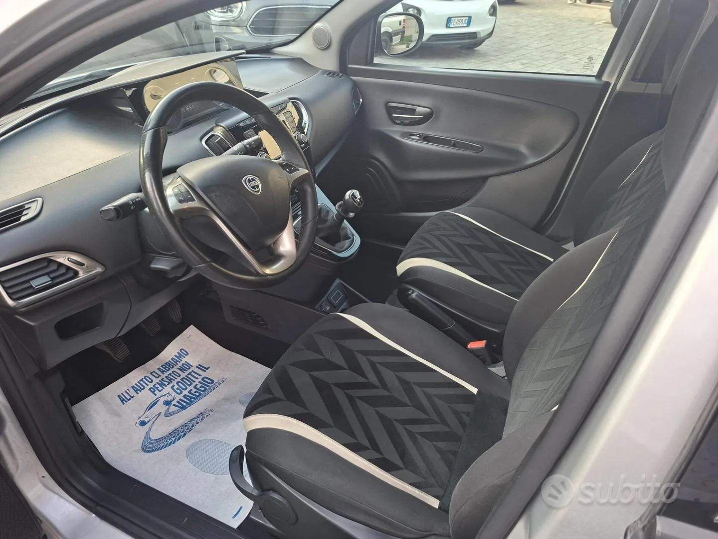 Lancia Ypsilon 2016 photo 5