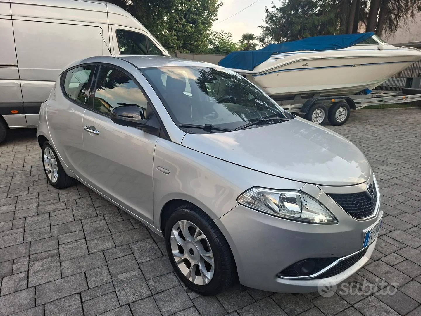 Lancia Ypsilon 2016 photo 2