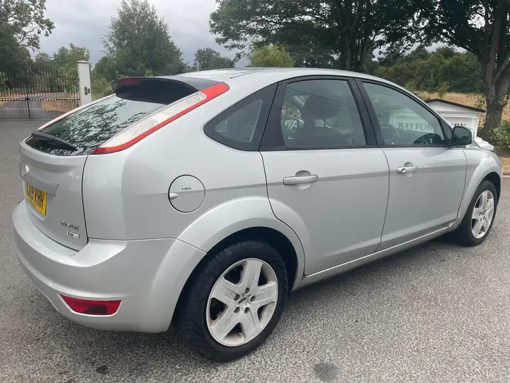 Ford Focus 2009 photo 4