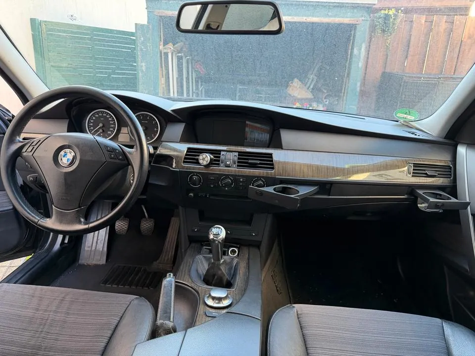 BMW 520I