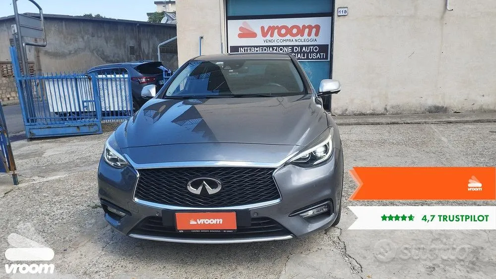 Infiniti Q30