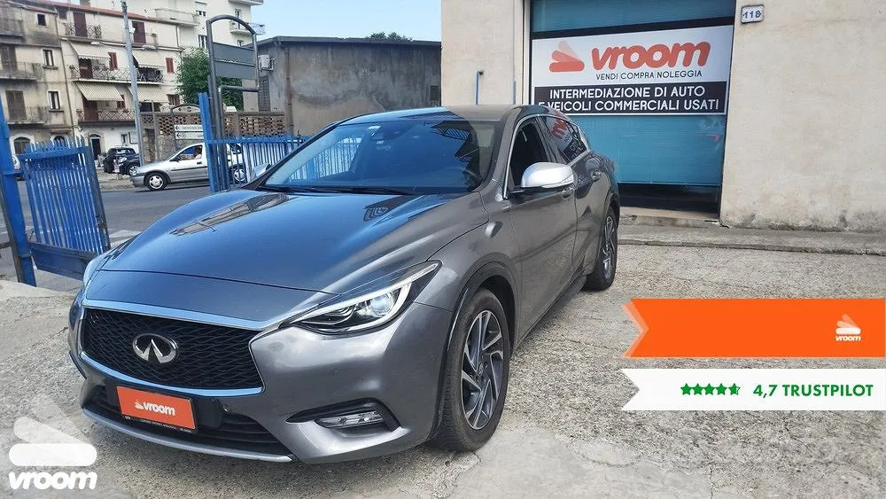 Infiniti Q30 2016 photo 2
