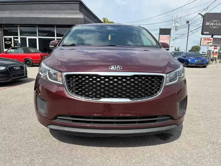 Kia Sedona 2018 photo 2