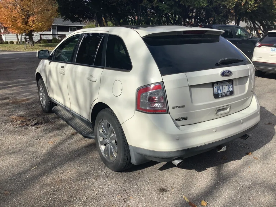 Ford Edge 2010 photo 2