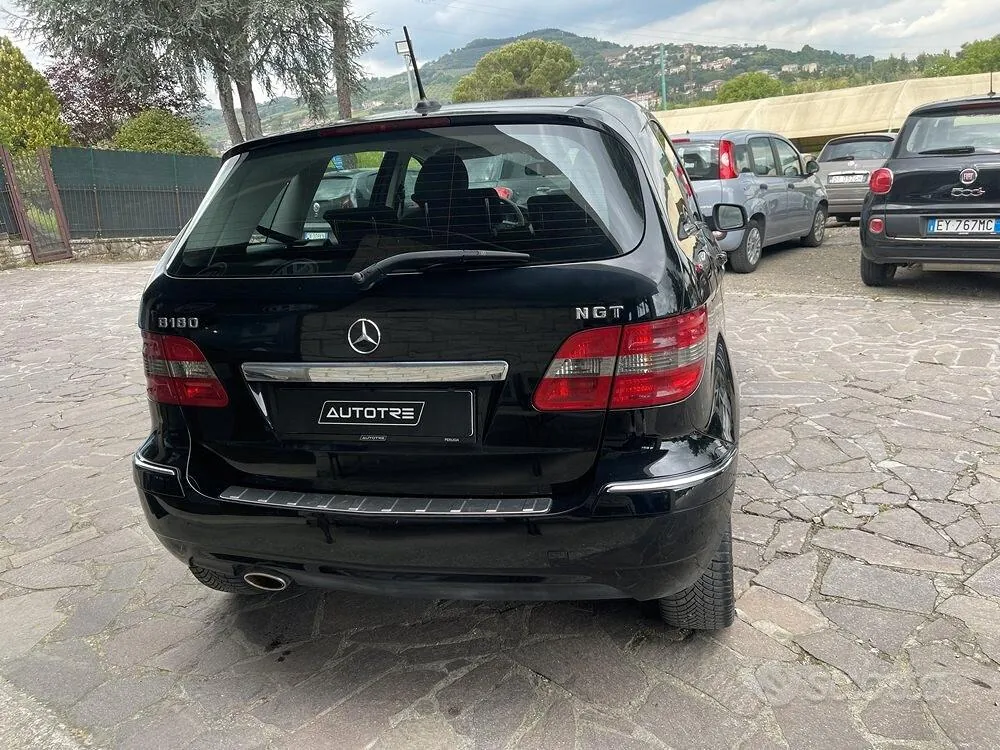 Mercedes-Benz B 180 Ngt 2010 photo 4