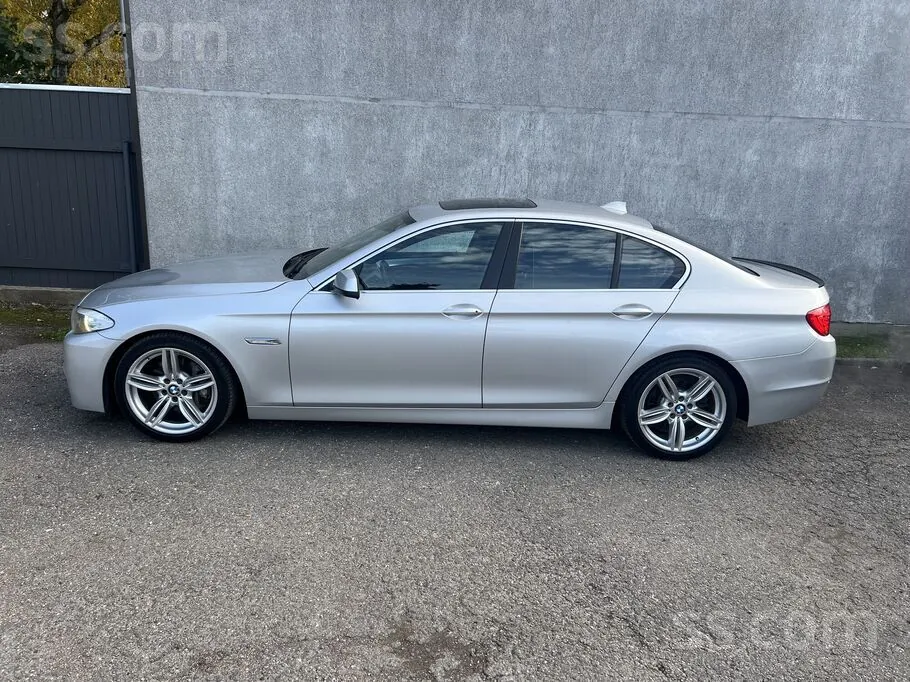 BMW 528I 2010 photo 4