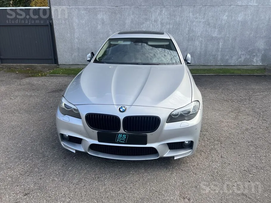 BMW 528I