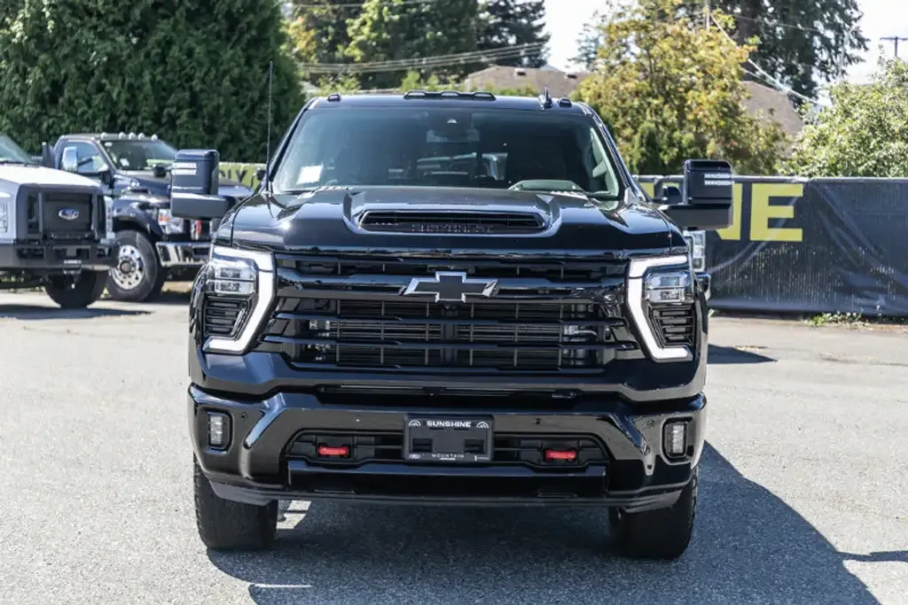 Chevrolet Silverado 3500 2026 photo 2