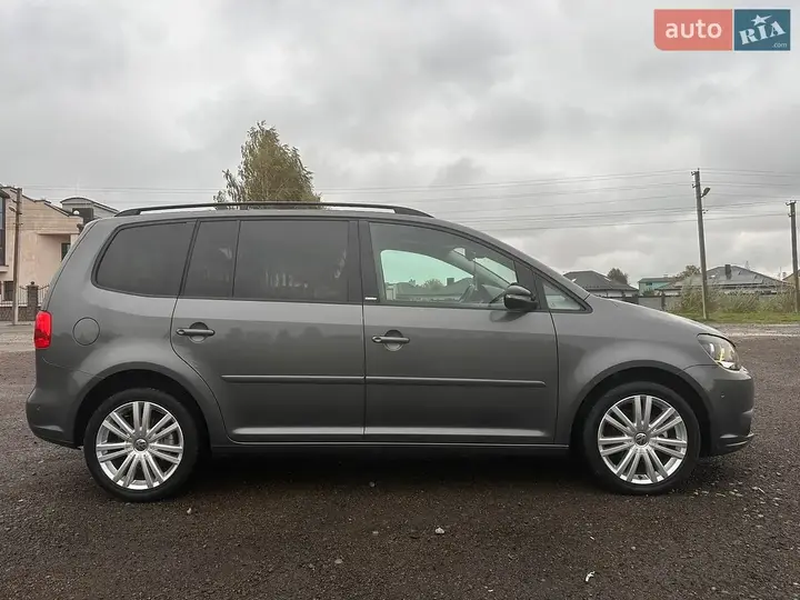 Volkswagen Touran 2012 photo 3